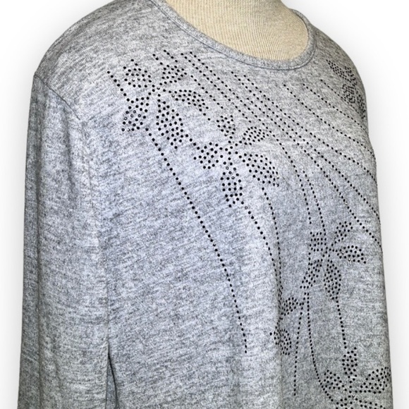 Floral Gray 3/4 Sleeve Soft Scoop Neck Shirt size XL Periwinkle Top Jeweled - Picture 1 of 15